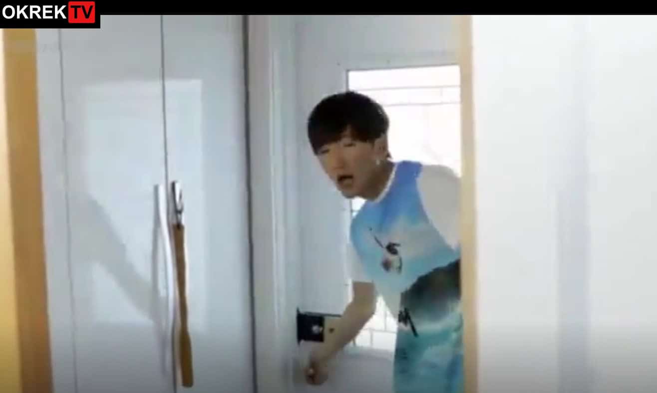 Viral janda hijab merah cantik check in hotel