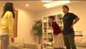 Video viral yandex — baru diunggah langsung trending! gadis rusia mencoba street food viral yang ramai dibahas — gokil! bikin fyp meledak! | cindo…